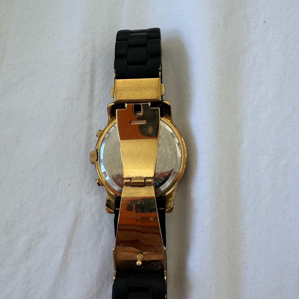 Michael Kors Women's Runway Black Dial Watch MK5191 - Picture 3 of 6